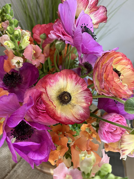 anemone, snap dragon, Cerinthe, Ranunculus bouquet